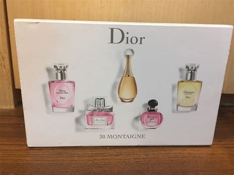 dior 30 montaigne set parfum miniaturen|Dior 30 montaigne pouch.